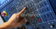 O aumento da receita do ISSQN com Base nas Atuais Decis�es Judiciais. Itens e subitens pol�micos da Lista de Servi�os. Conflitos entre IPI ICM e ISSQN.